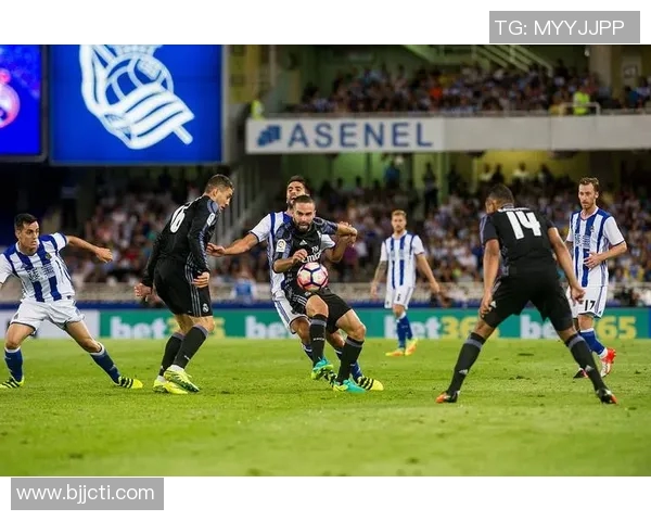 皇马与门兴全场激战回顾球迷热情高涨精彩瞬间重温